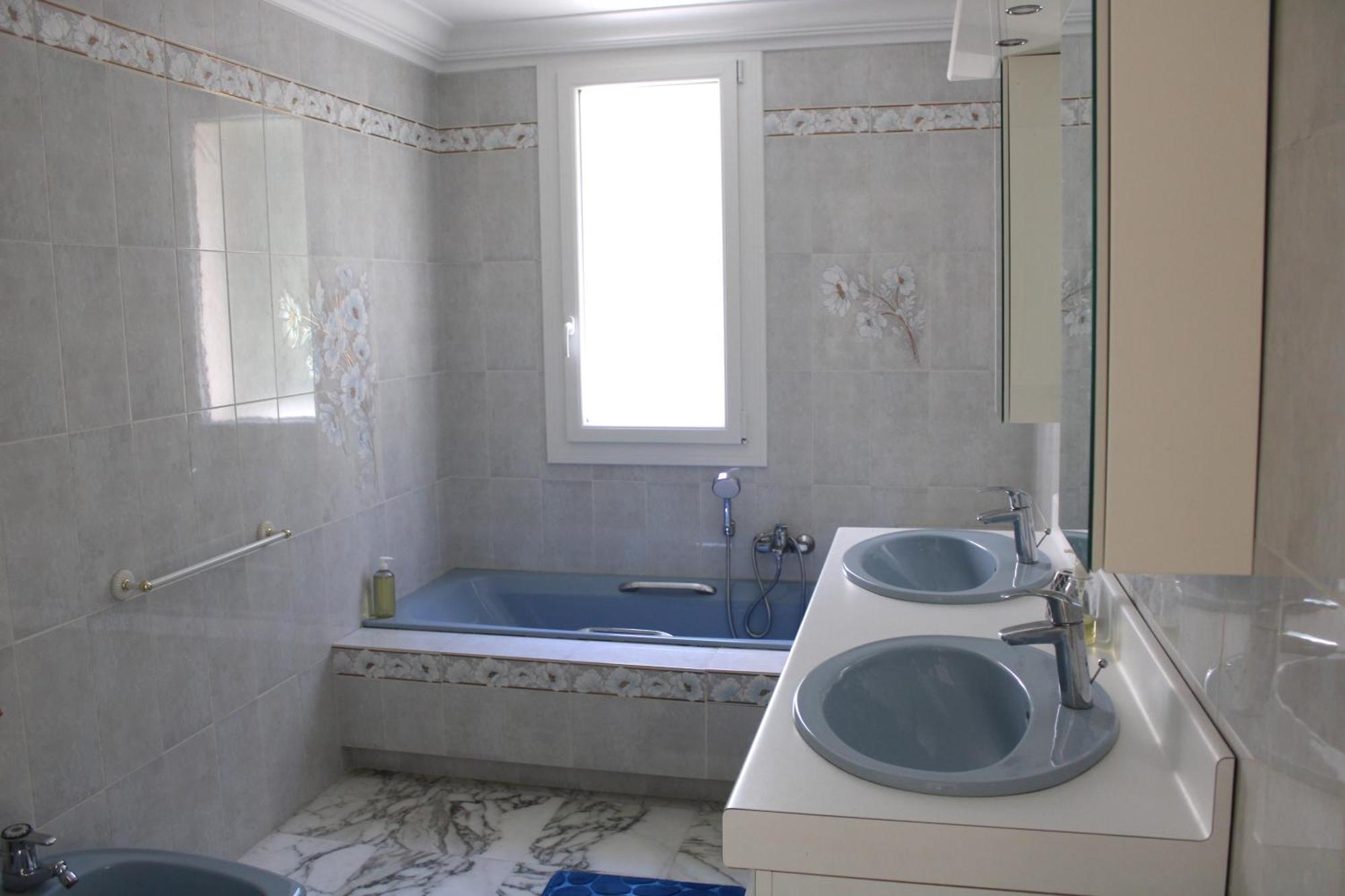 Rez De Jardin De 65M2 Dans Villa A Ница Екстериор снимка